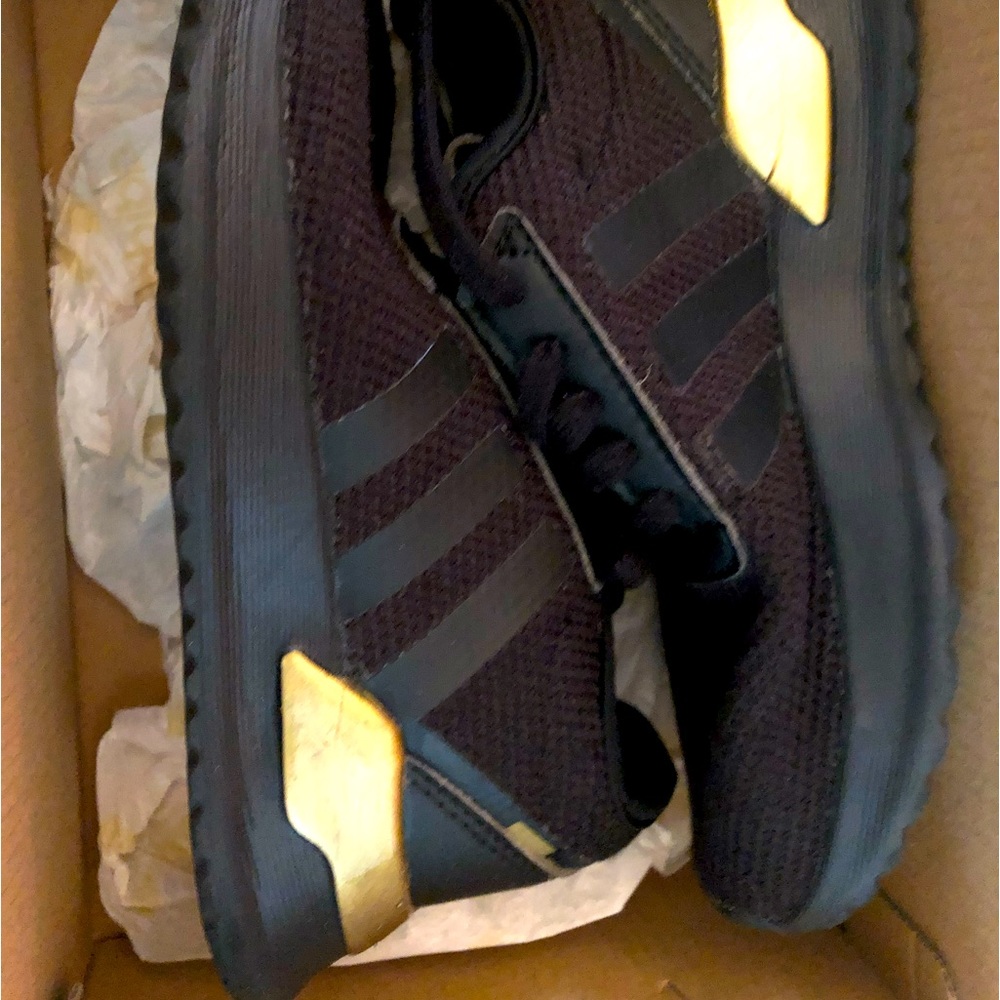 Boys shoes 11c